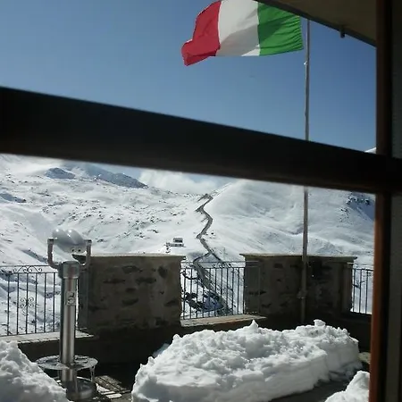 Hotel Rifugio Garibaldi *