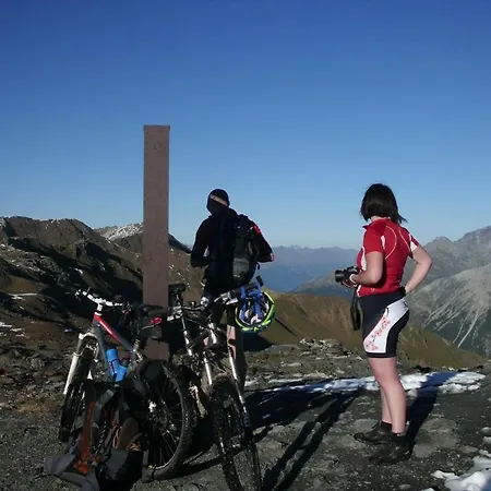 Hotel Rifugio Garibaldi *