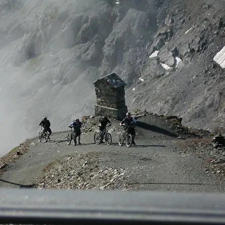 Hotel Rifugio Garibaldi