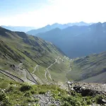 Rifugio Garibaldi מלון מעבר סטלביו