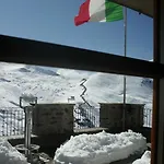 מלון Rifugio Garibaldi *