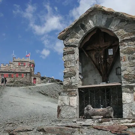 Rifugio Garibaldi Otel